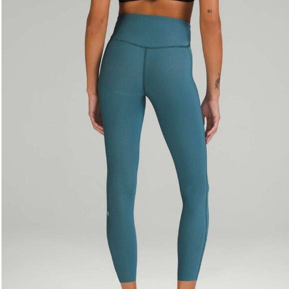 💚💙 Lululemon Base Pace High-Rise Tight 25” Two-Tone Ribbed - Size 8 💚💙 - Picture 2 of 13